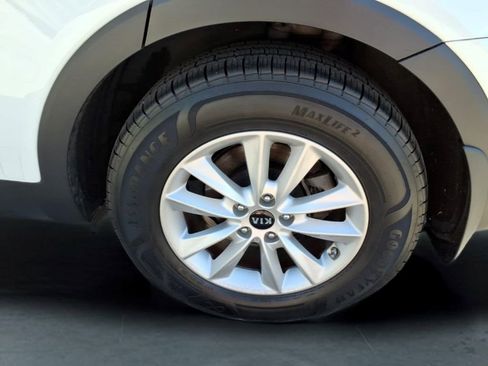 Used 2020 Kia Sorento L FWD image 20