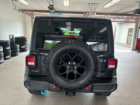 Certified 2024 Jeep Wrangler Unlimited AWD/4WD image 17