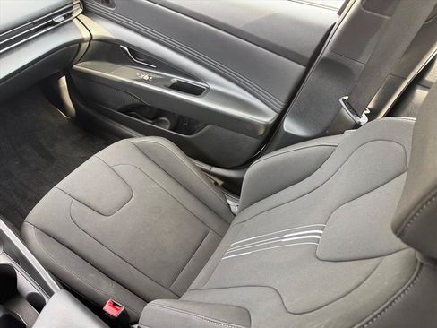 Used 2025 Hyundai Elantra Sport FWD image 18
