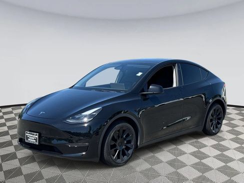 Used 2023 Tesla Model Y Long Range AWD/4WD image 5