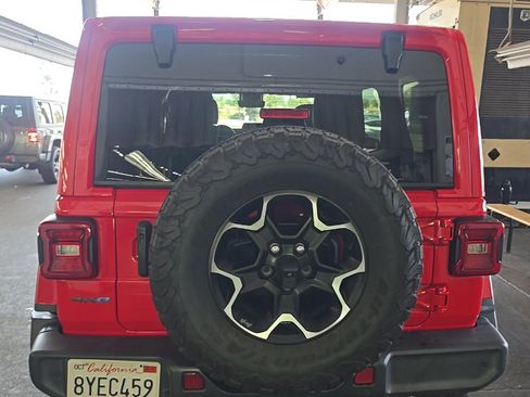 Used 2021 Jeep Wrangler Unlimited Rubicon 4xe w/ Cold Weather Group AWD/4WD image 3