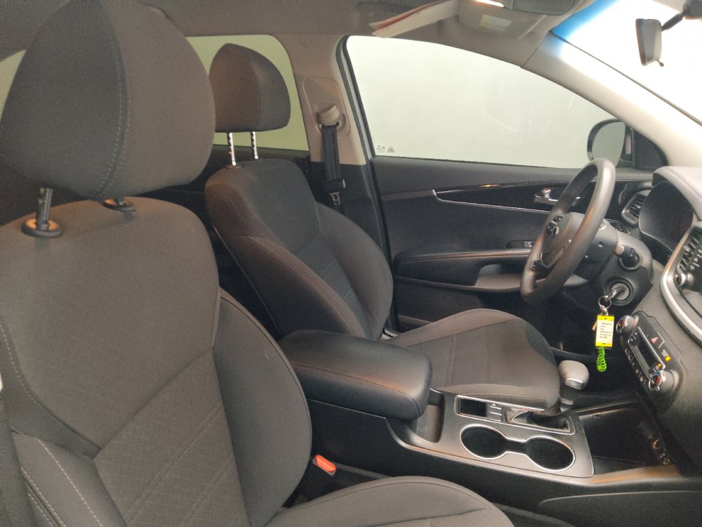 Used 2019 Kia Sorento FWD V6 image 21