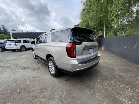 Used 2024 GMC Yukon XL Denali w/ Advanced Technology Package AWD/4WD image 4