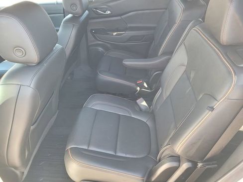 Used 2023 GMC Acadia AT4 w/ Technology Package image 11