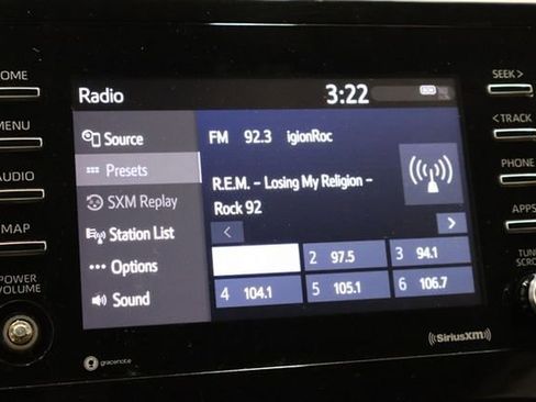 Used 2022 Toyota Camry SE image 23