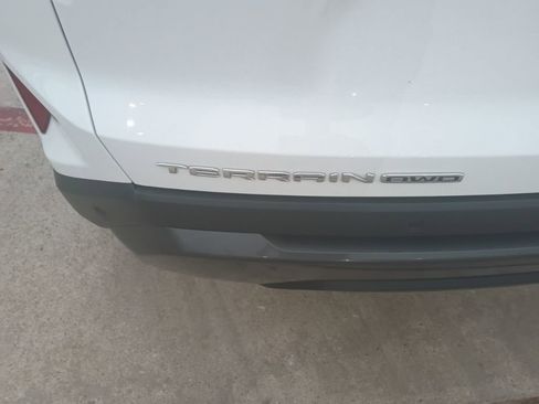 Used 2025 GMC Terrain Elevation image 11