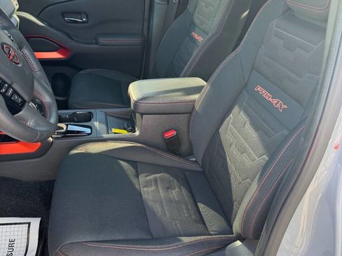 Used 2022 Nissan Frontier PRO-4X image 14