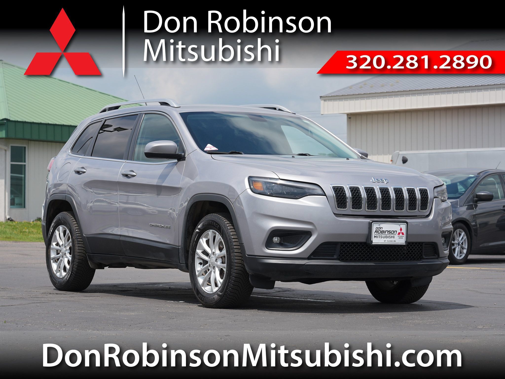 Used 2019 Jeep Cherokee Latitude w/ Popular Appearance Group AWD/4WD image 1