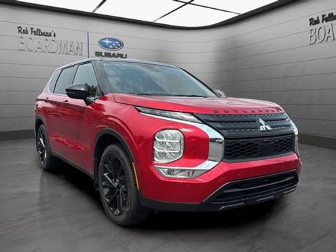 Used 2023 Mitsubishi Outlander SEL AWD/4WD image 2