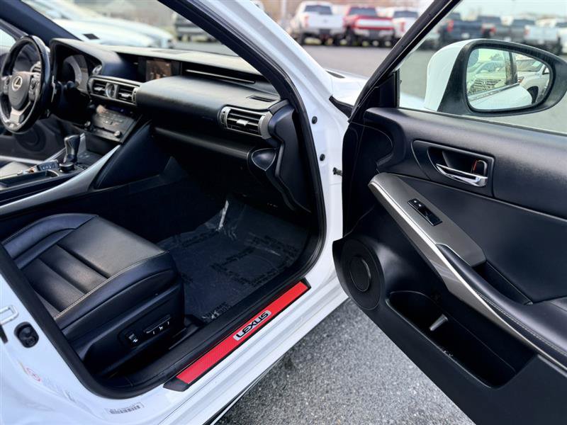 Used 2016 Lexus IS 200t w/ F Sport Package RWD image 13