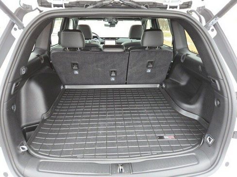 Used 2025 Jeep Grand Cherokee Limited w/ Luxury Tech Group II image 5