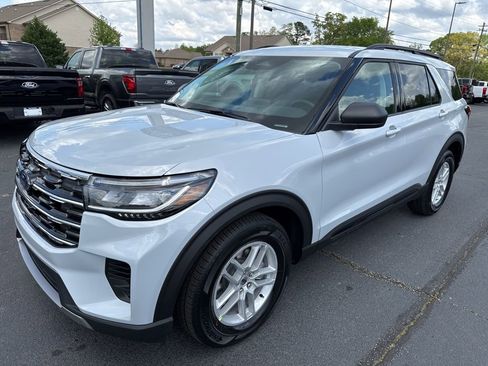 New 2026 Ford Explorer Active image 4