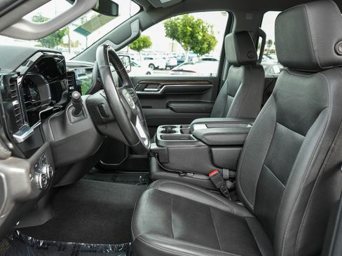 Used 2024 GMC Sierra 1500 SLT image 18