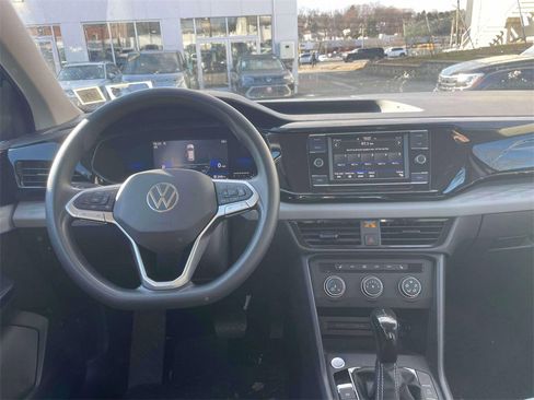 Used 2022 Volkswagen Taos S image 12