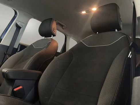 Used 2024 Volkswagen Taos SE w/ Black Wheel Plus Package image 11