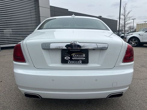 Used 2014 Rolls-Royce Ghost RWD image 13