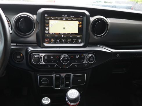 Used 2022 Jeep Wrangler Unlimited Sport AWD/4WD image 24