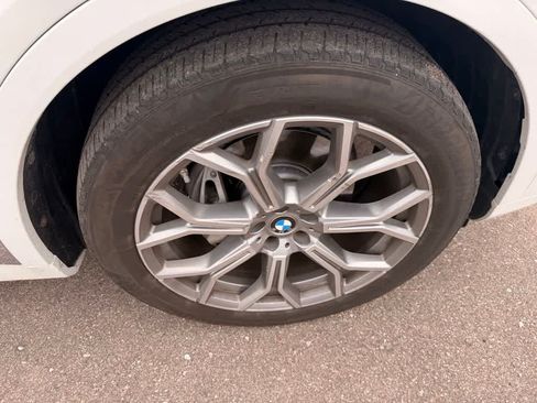 Used 2020 BMW X7 xDrive40i w/ Premium Package AWD/4WD image 28