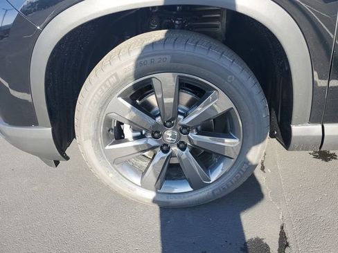 New 2025 Honda Pilot Sport image 17