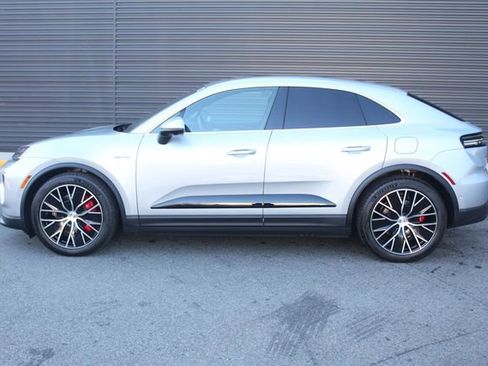 New 2025 Porsche Macan 4S Electric image 2