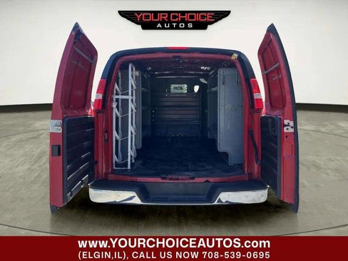 Used 2017 Chevrolet Express 3500 RWD image 5