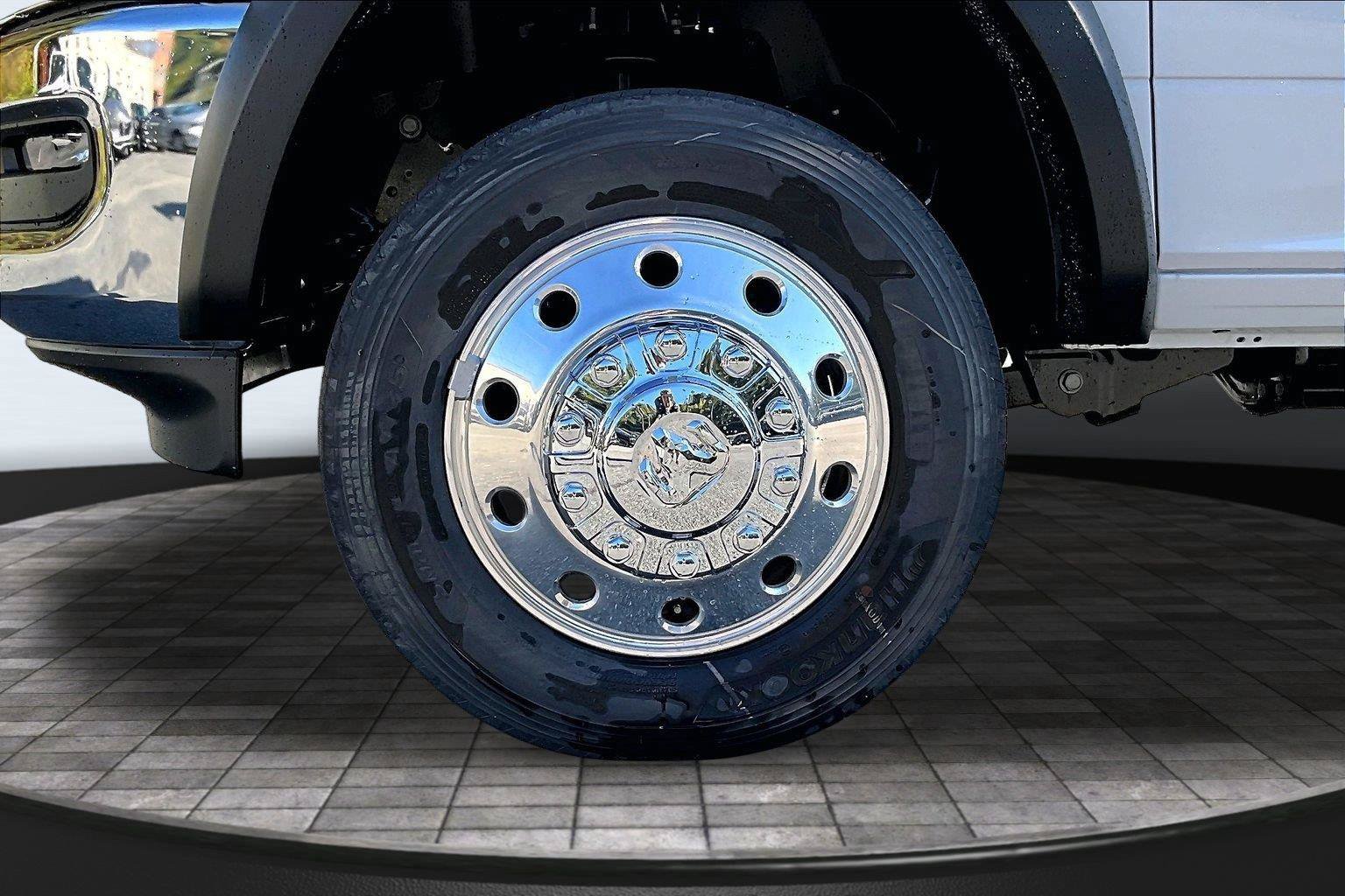 New 2026 RAM 5500 Tradesman w/ Chrome Appearance Group AWD/4WD image 12