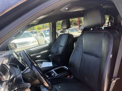 Used 2016 Dodge Grand Caravan R/T FWD image 14