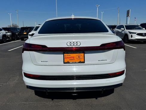 Used 2022 Audi e-tron Premium Plus w/ Premium Plus Package image 4