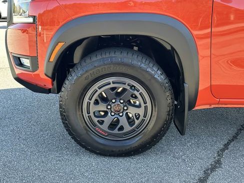 Certified 2025 Nissan Frontier PRO-4X w/ Interior Protection Package AWD/4WD image 13