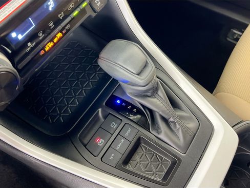 Used 2025 Toyota RAV4 LE FWD image 23