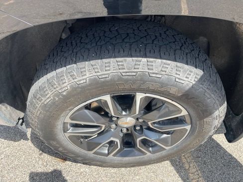 Used 2024 Chevrolet Silverado 1500 LT AWD/4WD image 24