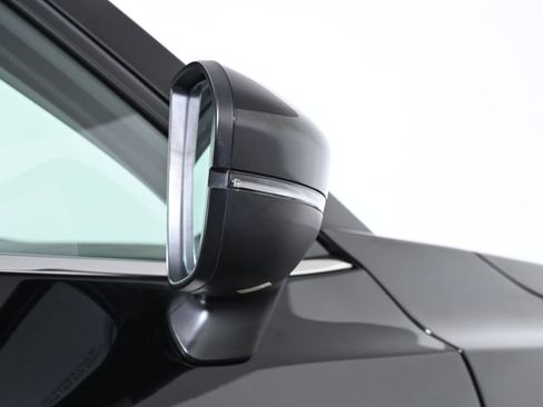 Used 2025 Nissan Pathfinder SV image 11