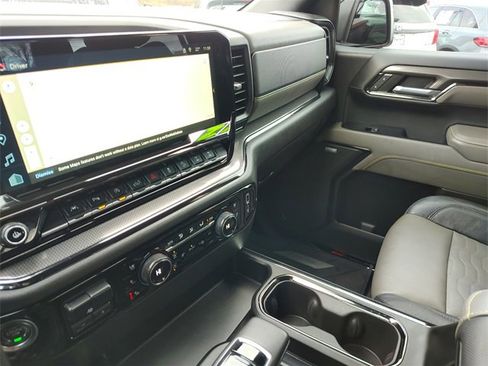 Used 2022 Chevrolet Silverado 1500 ZR2 w/ Technology Package image 29