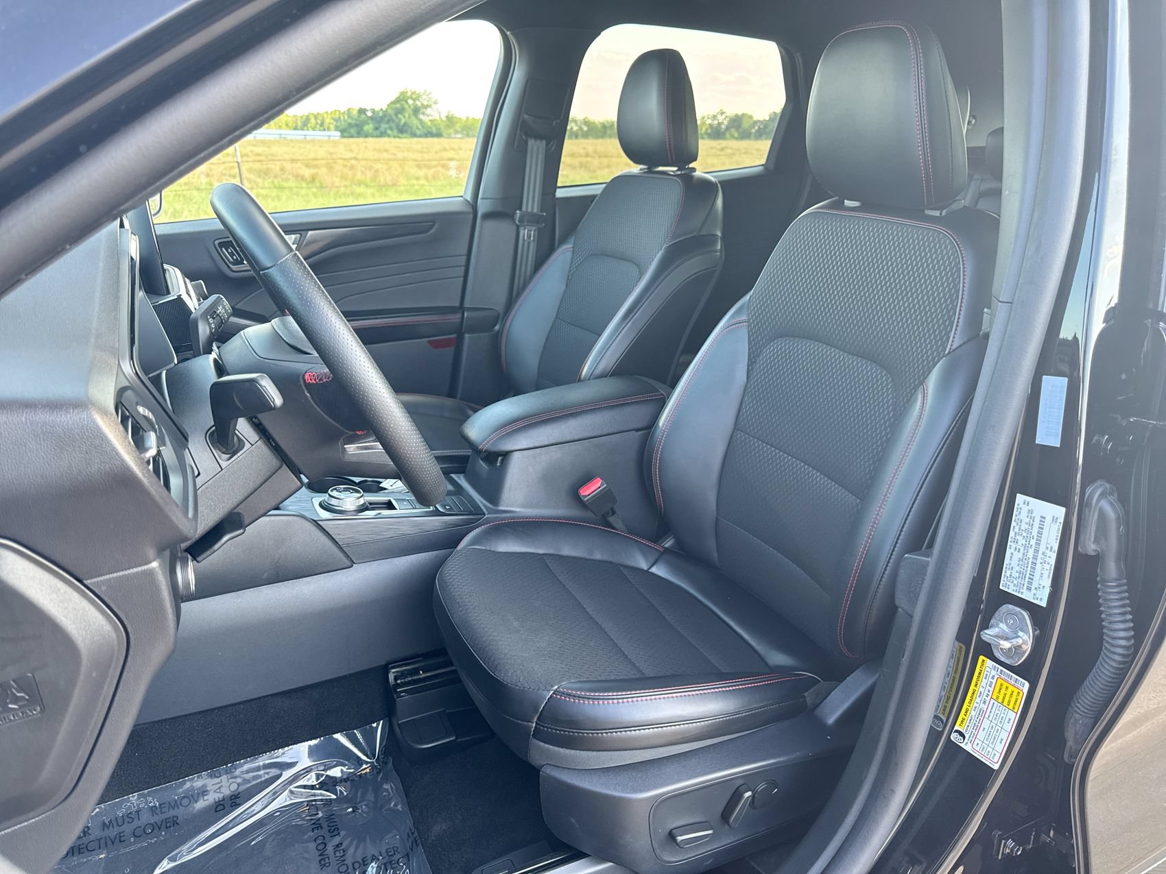 Used 2025 Ford Escape ST-Line AWD/4WD image 11