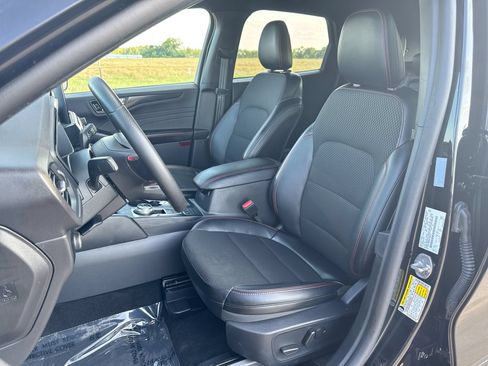 Used 2025 Ford Escape ST-Line AWD/4WD image 11
