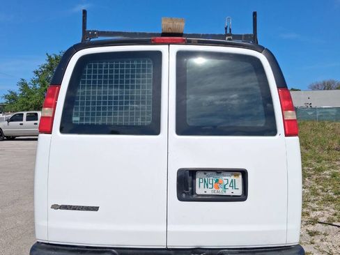 Used 2014 Chevrolet Express 1500 RWD image 7