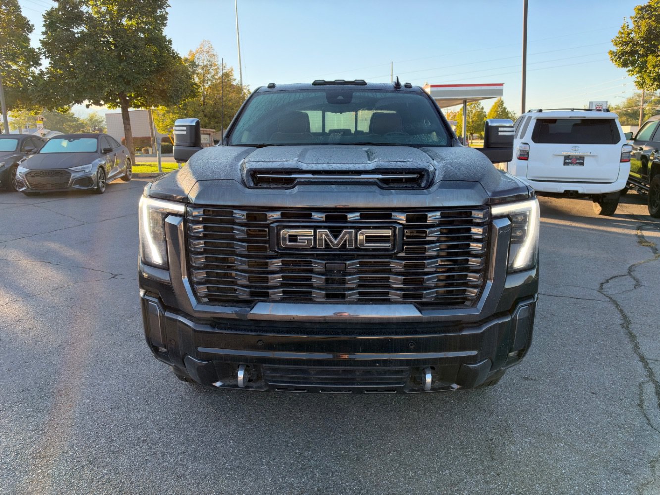 Used 2024 GMC Sierra 3500 Denali Ultimate AWD/4WD image 8