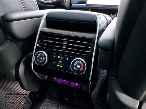 Used 2023 Land Rover Range Rover Autobiography image 29