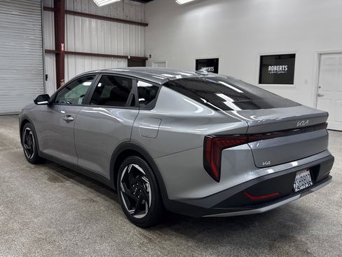 Used 2025 Kia K4 EX image 19