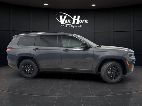 New 2026 Jeep Grand Cherokee L 4WD image 8