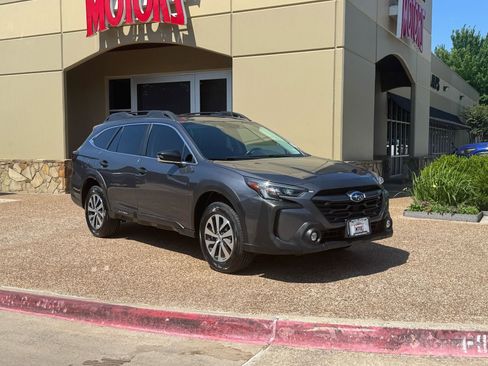 Used 2023 Subaru Outback Premium AWD/4WD image 6