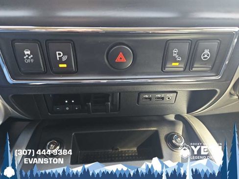 Used 2019 Nissan Titan PRO-4X w/ Pro-4x Convenience Package image 23