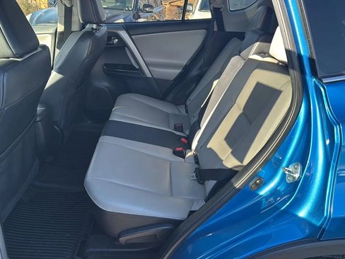 Used 2018 Toyota RAV4 Limited image 5