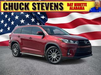 Used 2017 Toyota Highlander SE FWD video 1