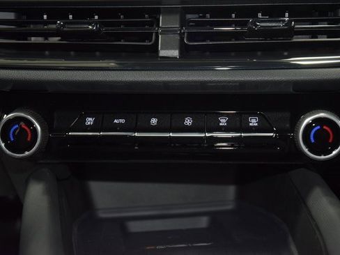 New 2025 Chevrolet Equinox EV RS w/ Convenience Package II image 32