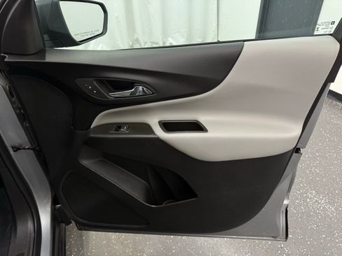 Used 2023 Chevrolet Equinox LS w/ LS Convenience Package image 7