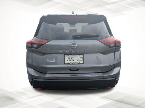 Used 2025 Nissan Rogue SV w/ SV Premium Package image 5