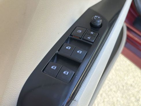 Used 2019 Toyota Camry LE image 21