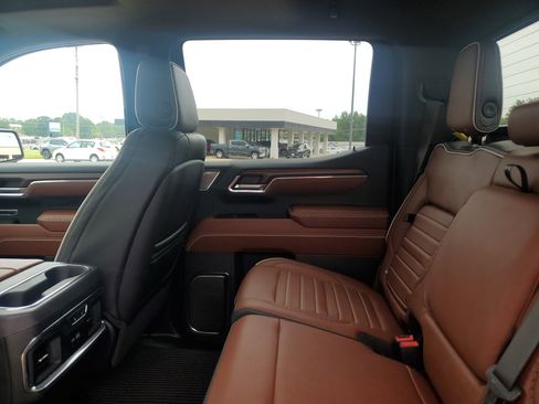 Used 2024 GMC Sierra 1500 Denali Ultimate image 32