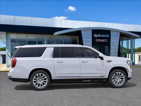 New 2026 GMC Yukon XL Denali w/ Denali Reserve Package AWD/4WD image 5